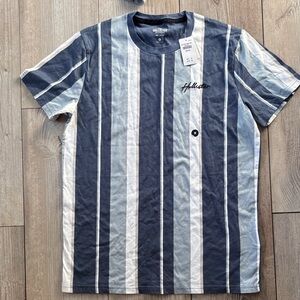 Hollister Men's Medium Navy and White Striped Tee NWT
